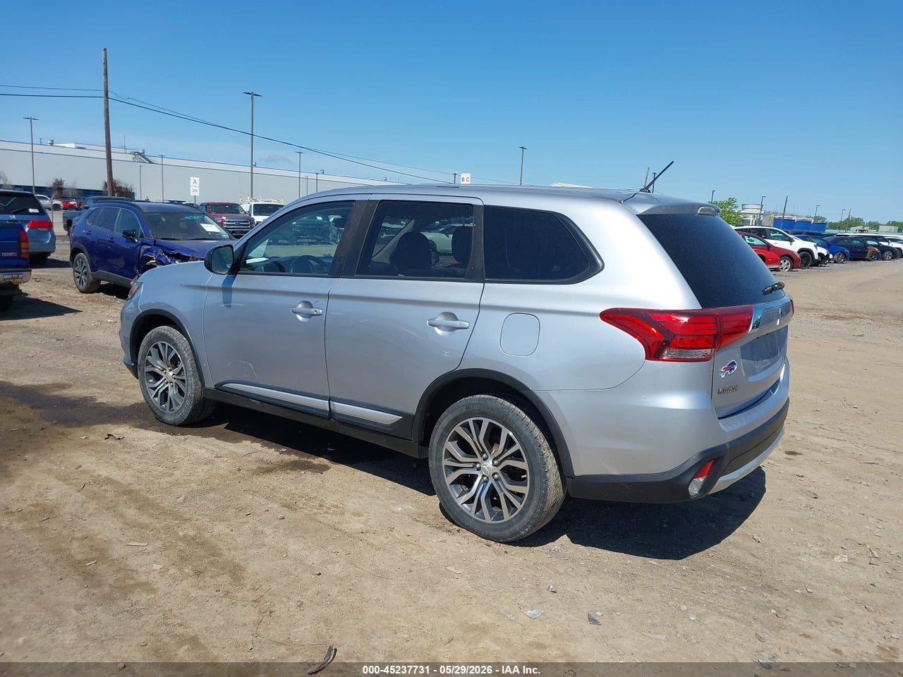 2016 MITSUBISHI OUTLANDER ES · 3/11