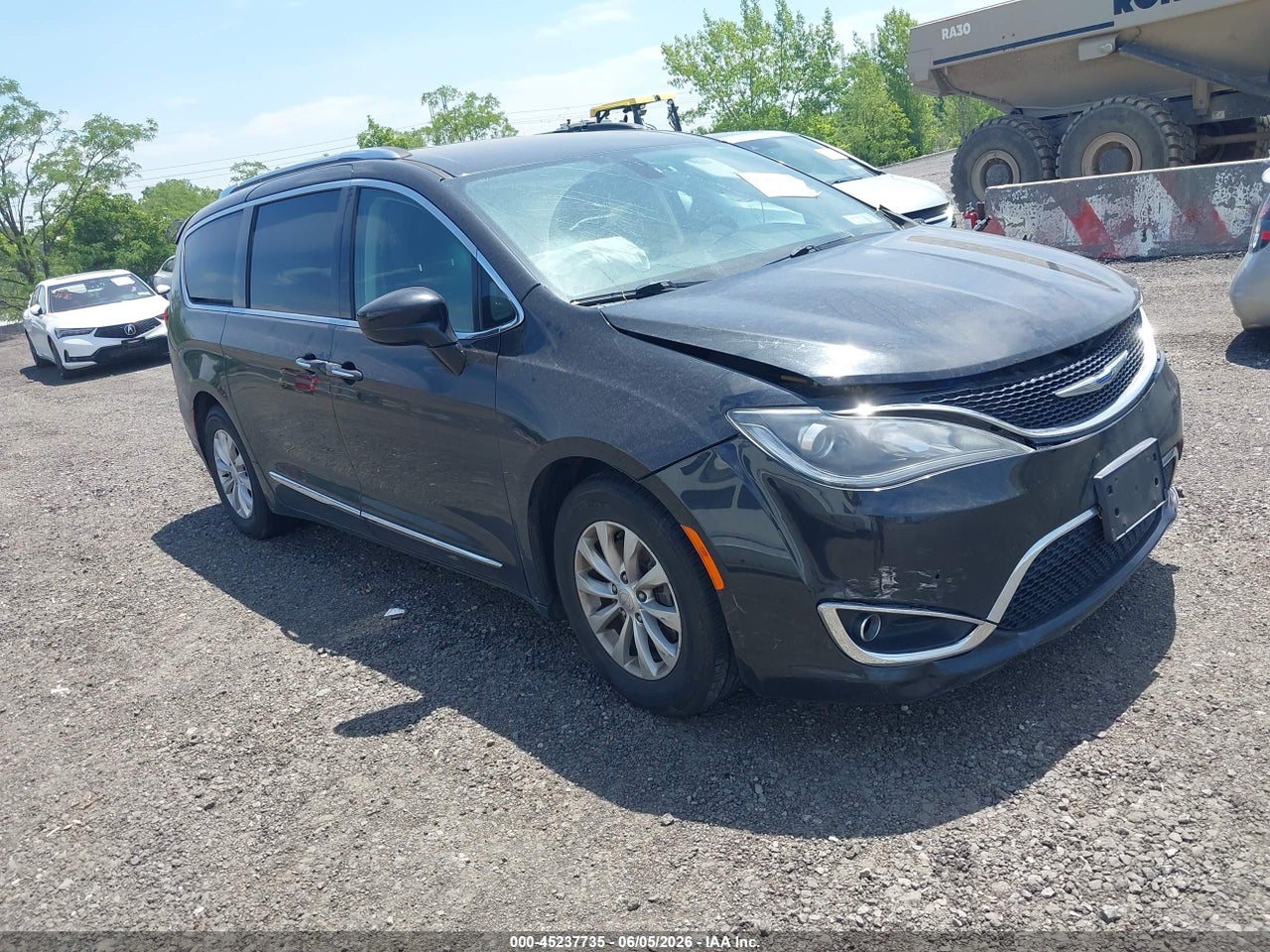 2C4RC1BG0KR****** · 2019 CHRYSLER PACIFICA TOURING L