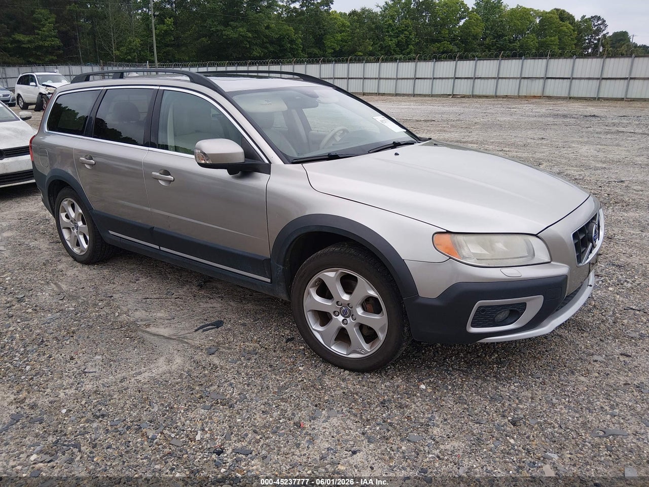 YV4902BZ1B1****** · 2011 VOLVO XC70 T6