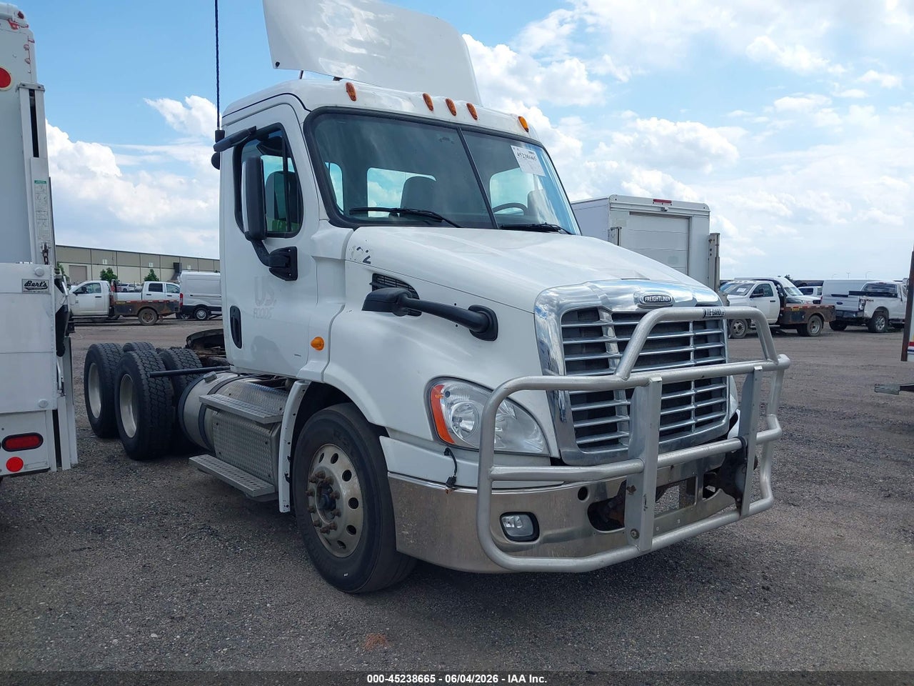 1FUJGBDV5FL****** · 2015 FREIGHTLINER CASCADIA 113