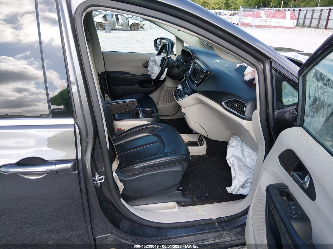 2021 CHRYSLER VOYAGER LXI · 5/11