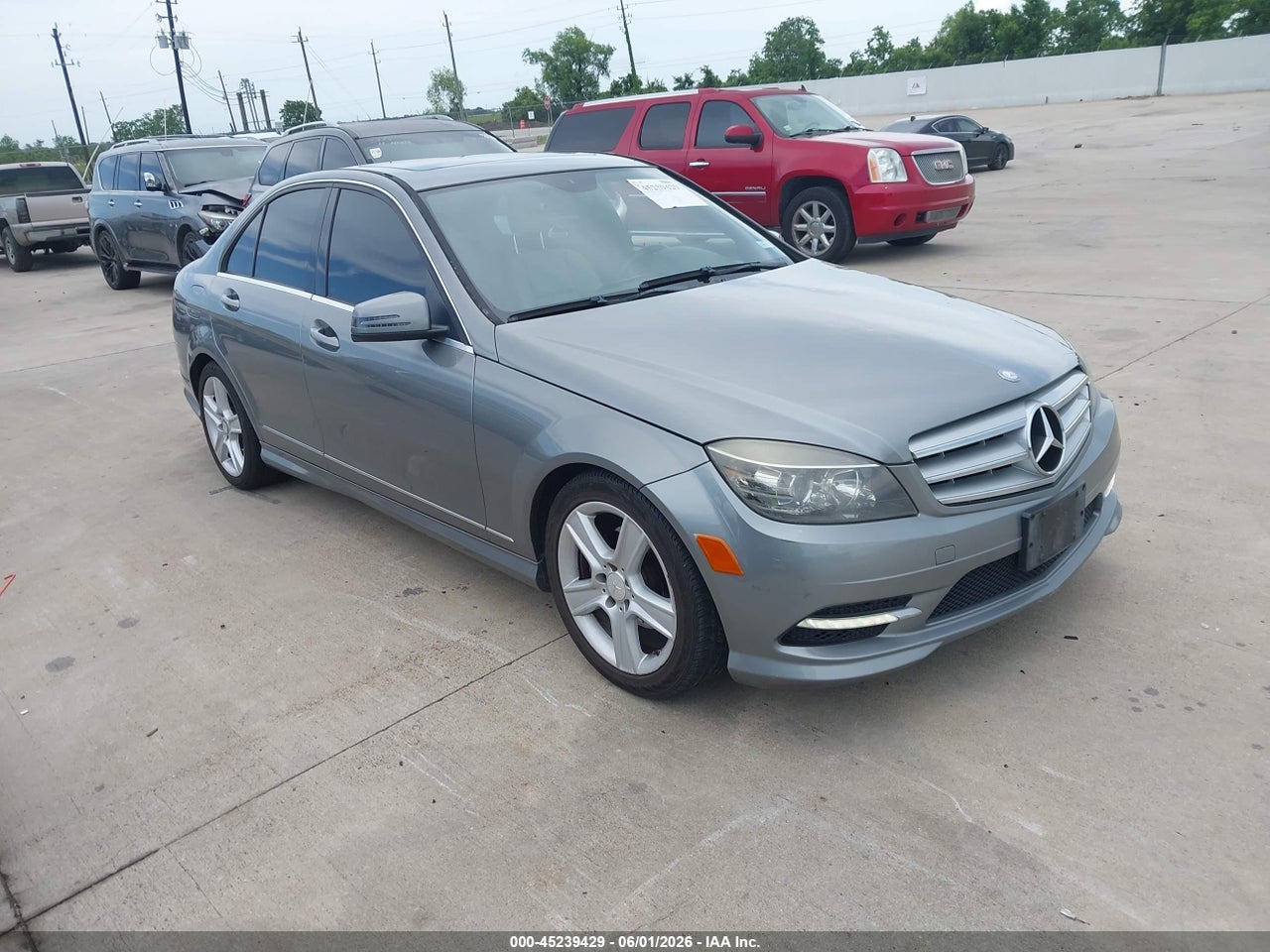 WDDGF5EB8BR****** · 2011 MERCEDES-BENZ C 300 LUXURY/SPORT