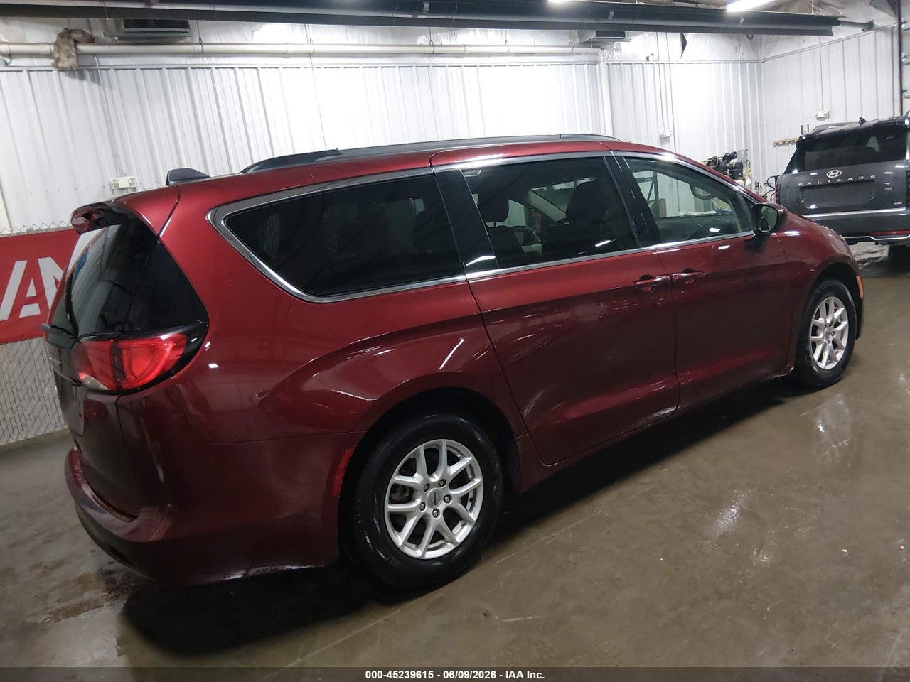 2021 CHRYSLER VOYAGER LXI · 4/11