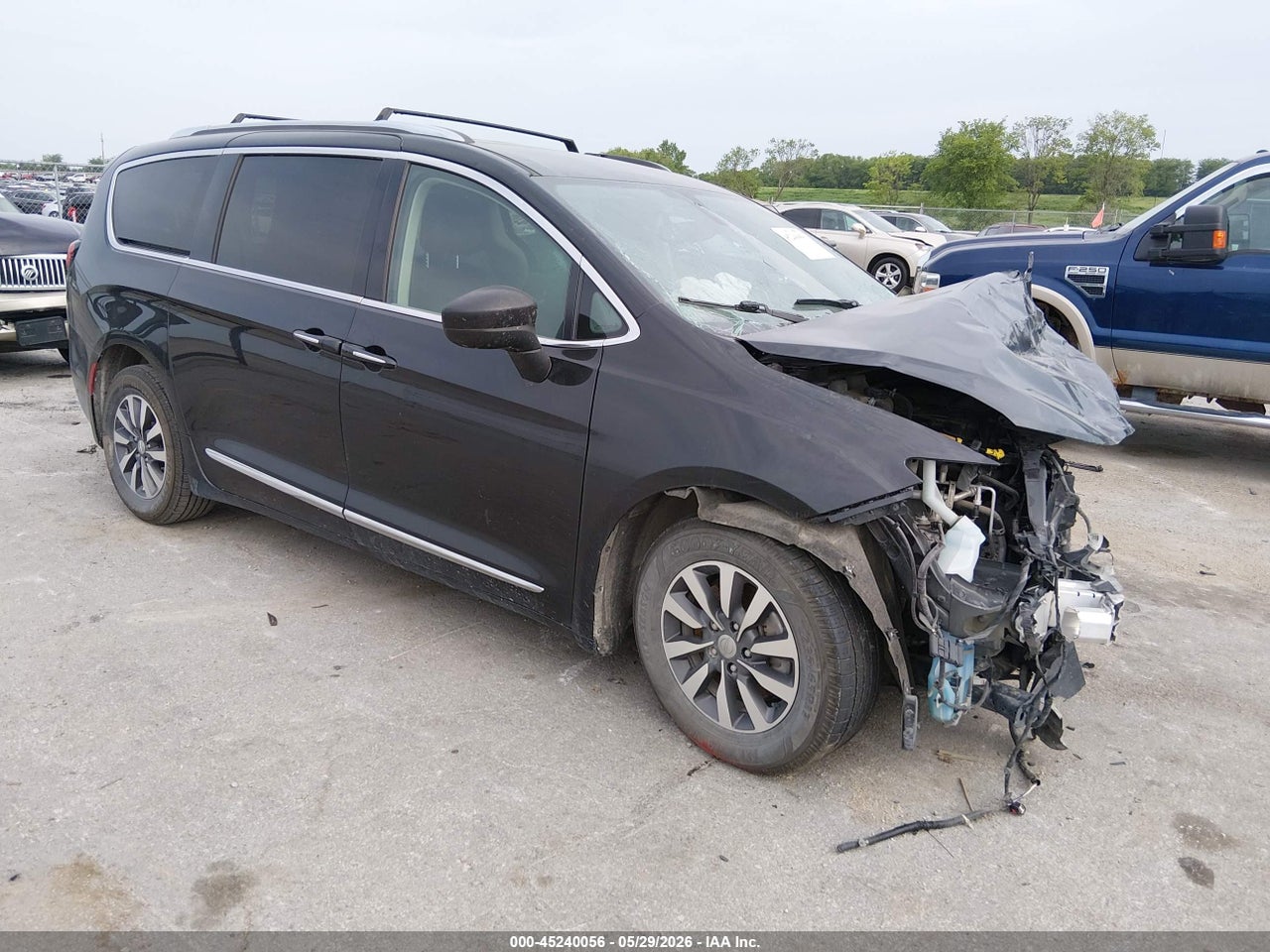 2C4RC1EG0LR****** · 2020 CHRYSLER PACIFICA TOURING L PLUS