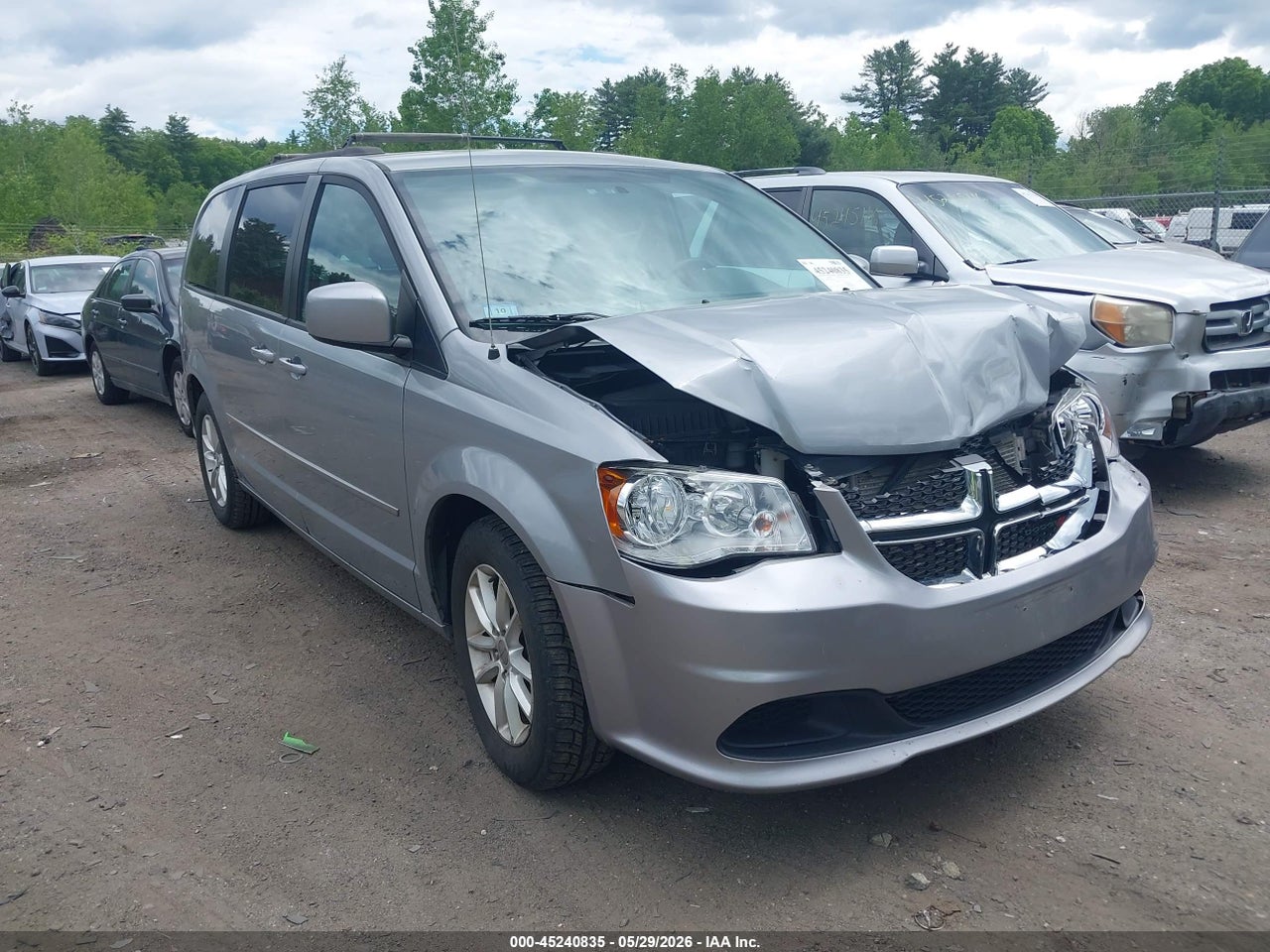2C4RDGCG6FR****** · 2015 DODGE GRAND CARAVAN SXT