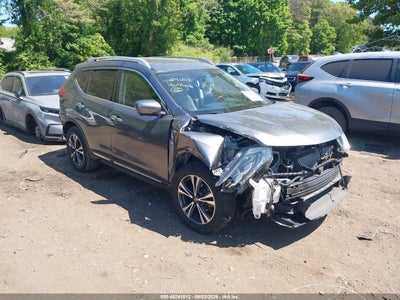 JN8AT2MV6JW****** · 2018 NISSAN ROGUE SL