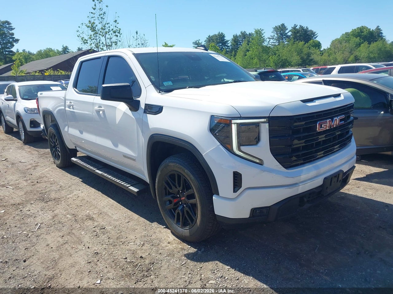 3GTPUJEK4RG****** · 2024 GMC SIERRA 1500 4WD  SHORT BOX ELEVATION WITH 3VL