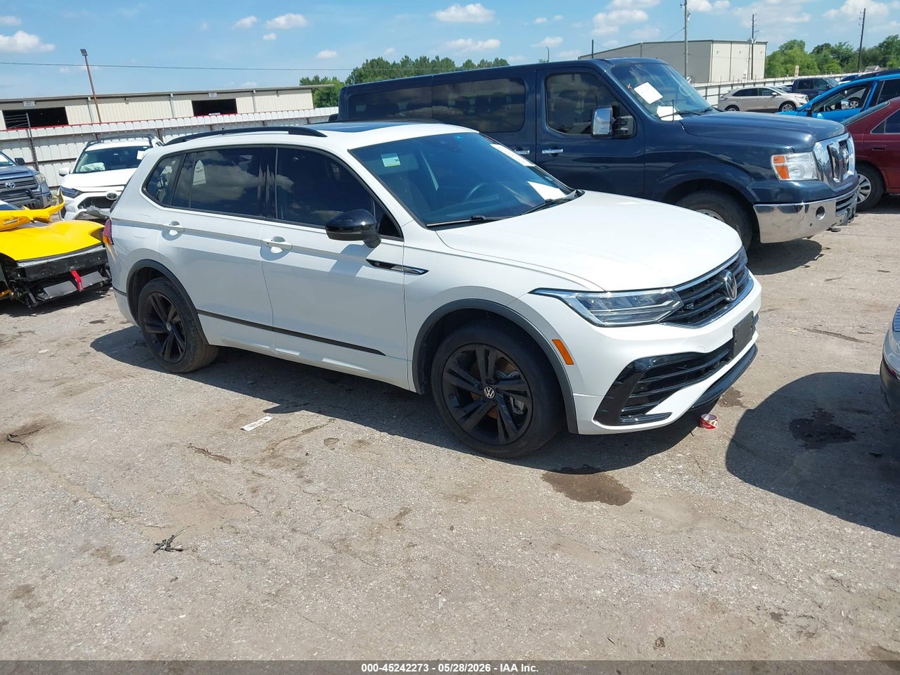 3VVCB7AX5RM****** · 2024 VOLKSWAGEN TIGUAN 2.0T SE R-LINE BLACK