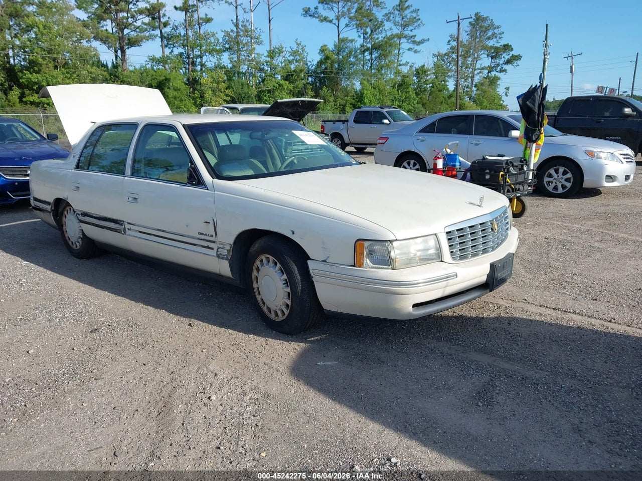 1G6KD54Y2WU****** · 1998 CADILLAC DEVILLE STANDARD