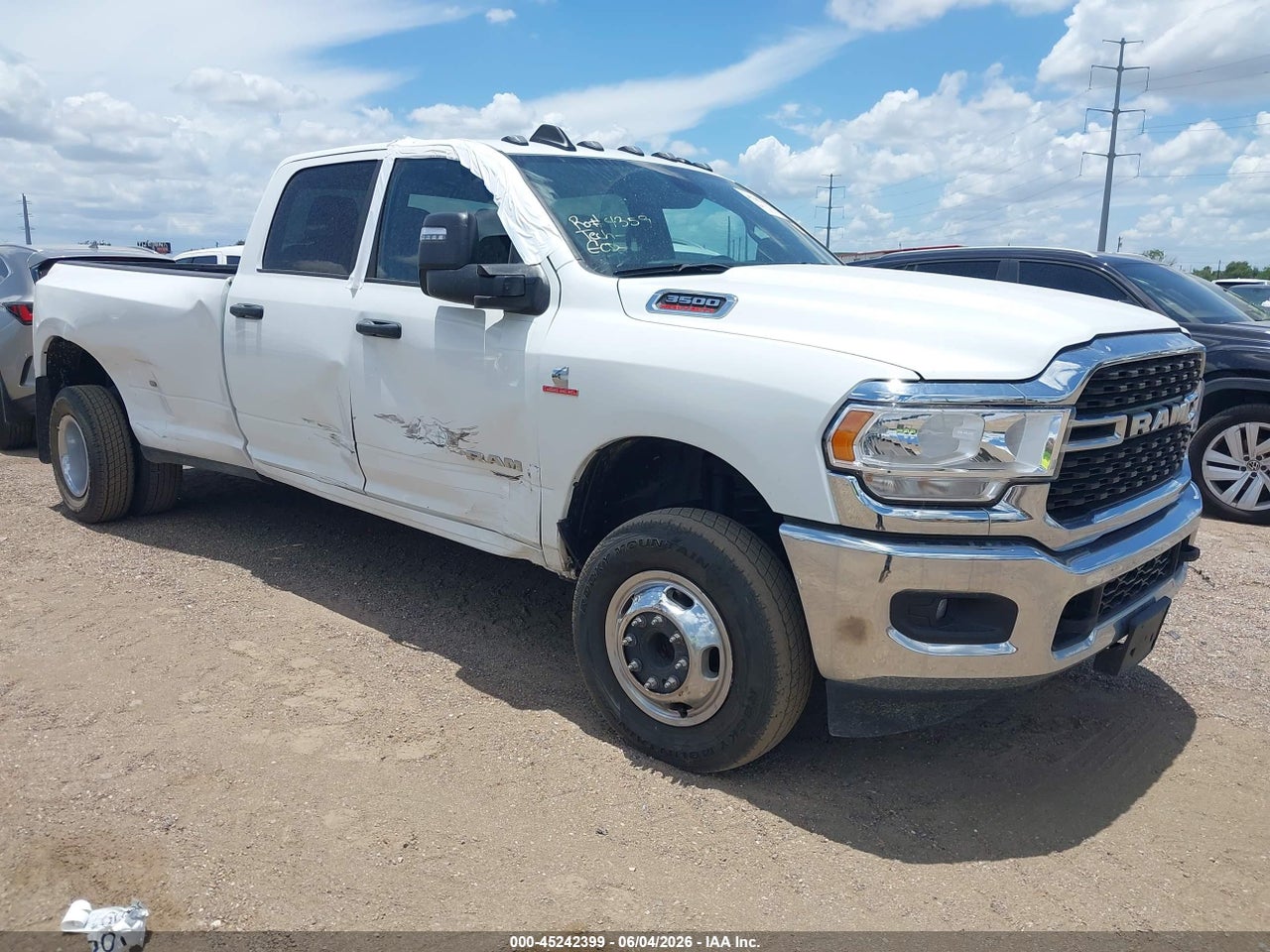 3C63RRHL2RG****** · 2024 RAM 3500 BIG HORN  4X4 8' BOX