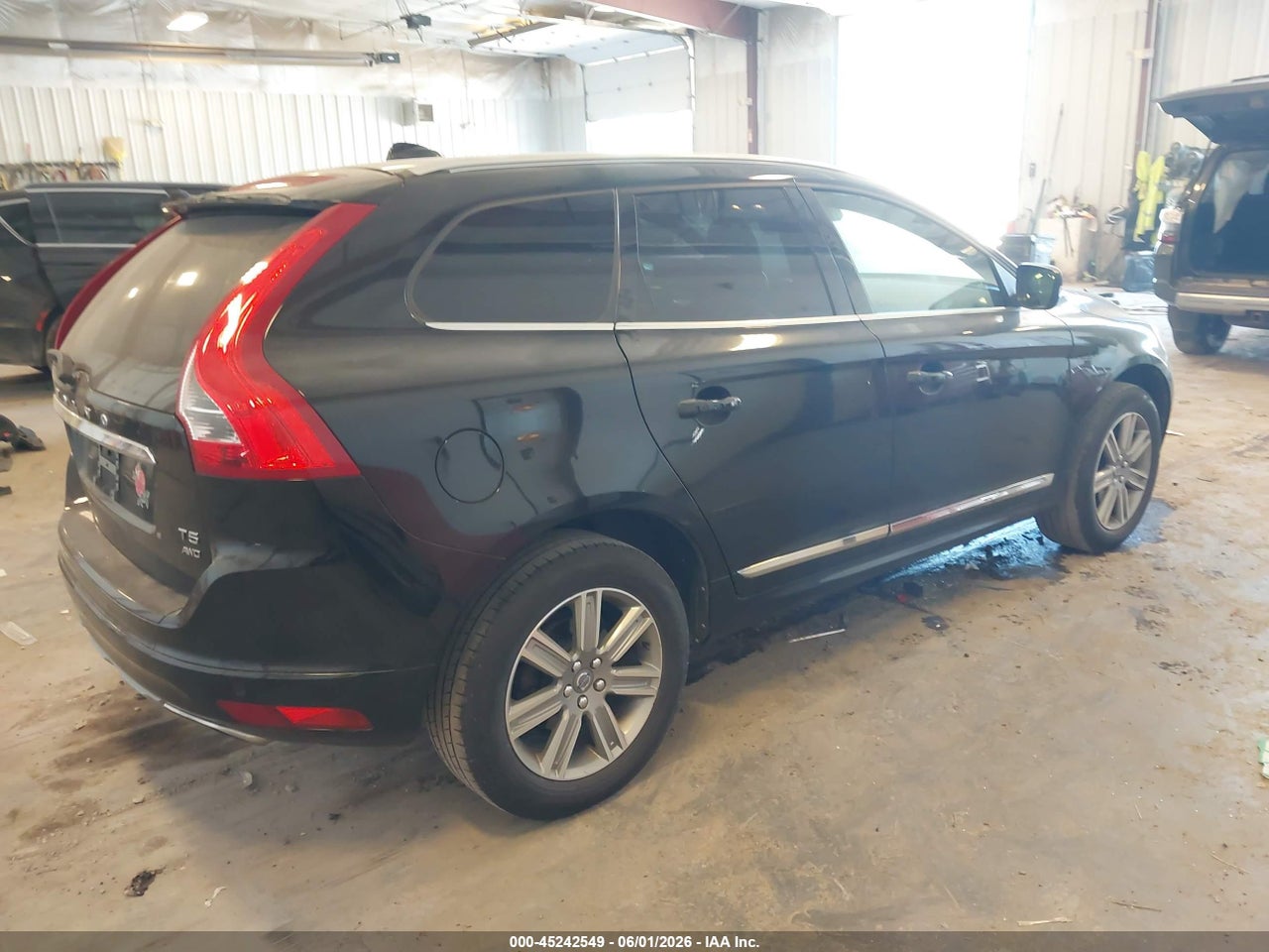 2017 VOLVO XC60 T5 INSCRIPTION · 4/11