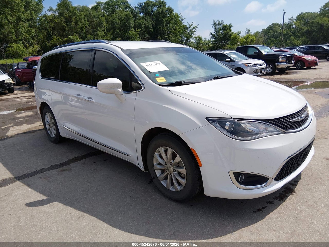 2C4RC1BG1JR****** · 2018 CHRYSLER PACIFICA TOURING L