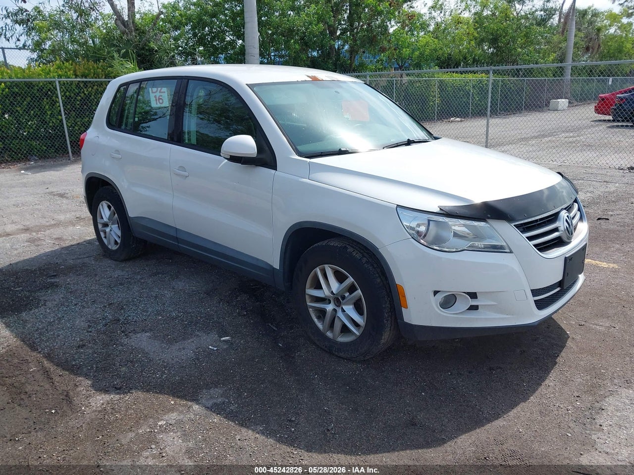 WVGCV7AX1BW****** · 2011 VOLKSWAGEN TIGUAN S