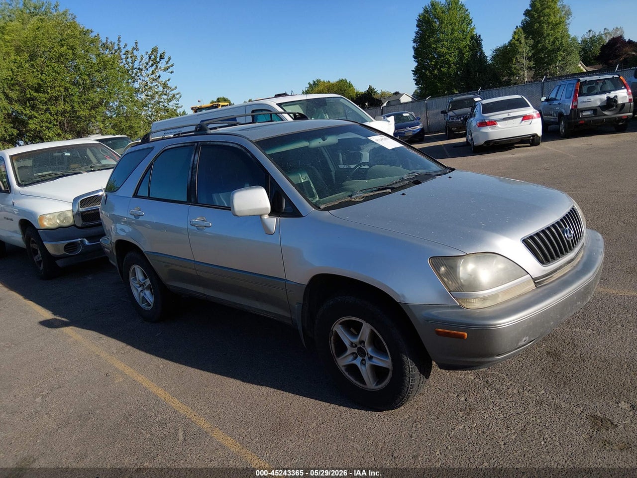 JT6HF10U4X0****** · 1999 LEXUS RX 300
