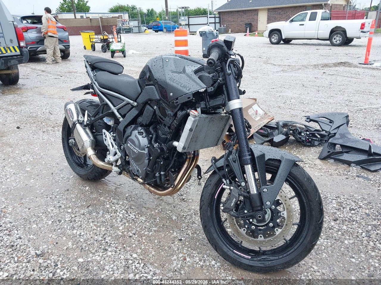 JS1EM13B0S7****** · 2025 SUZUKI GSX800 F
