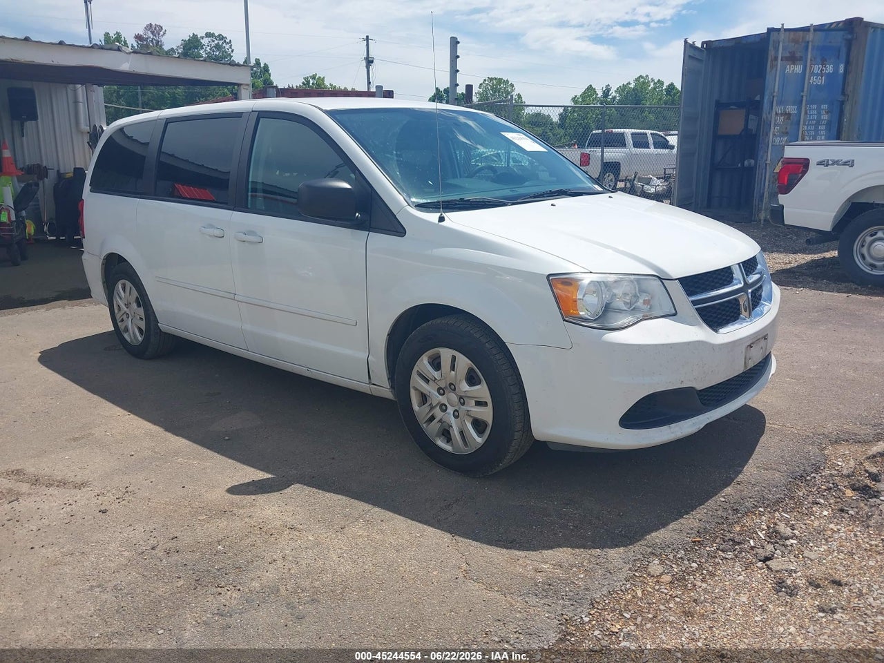 2C4RDGBG6HR****** · 2017 DODGE GRAND CARAVAN SE
