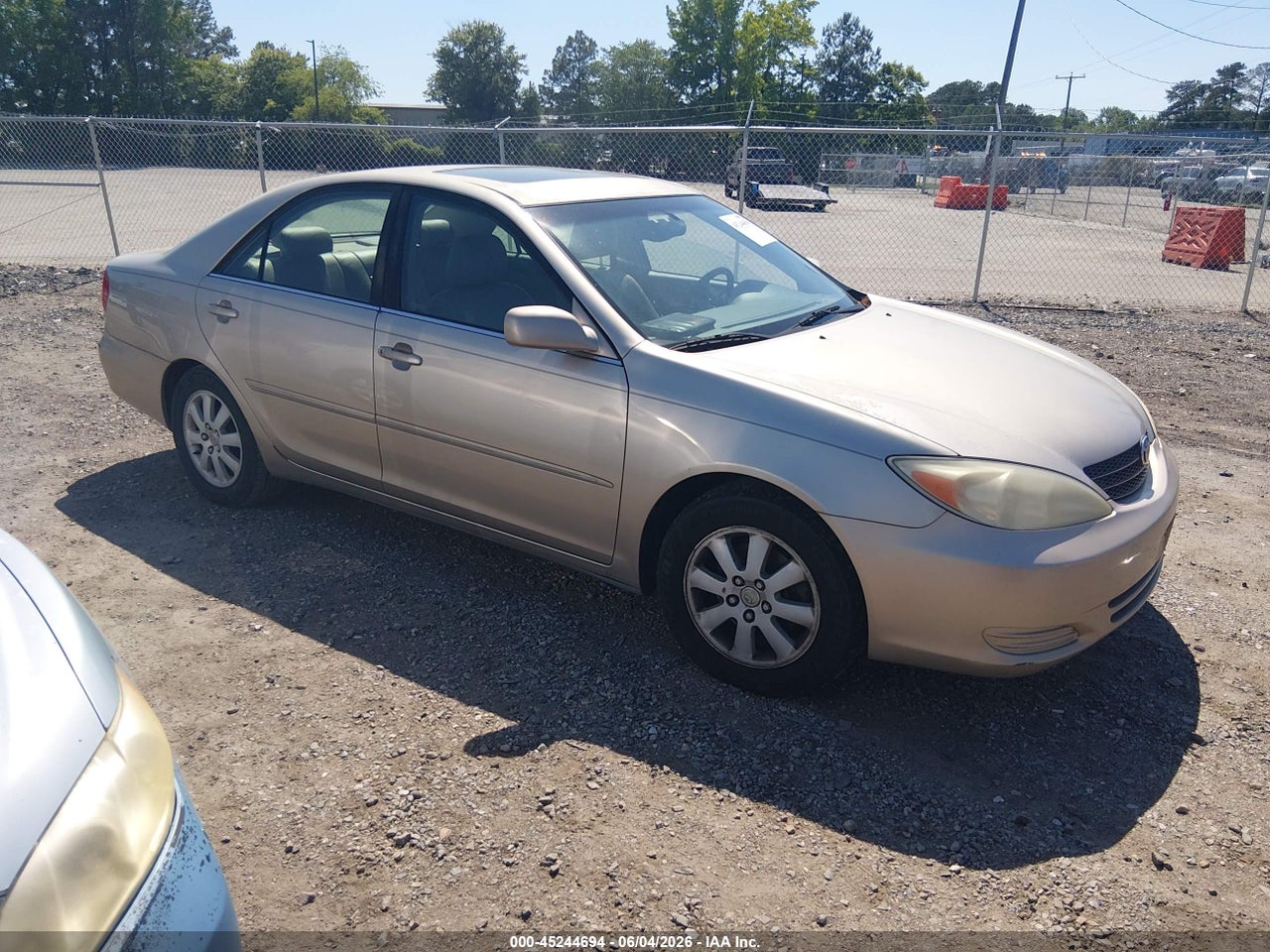 4T1BF30K42U****** · 2002 TOYOTA CAMRY XLE V6