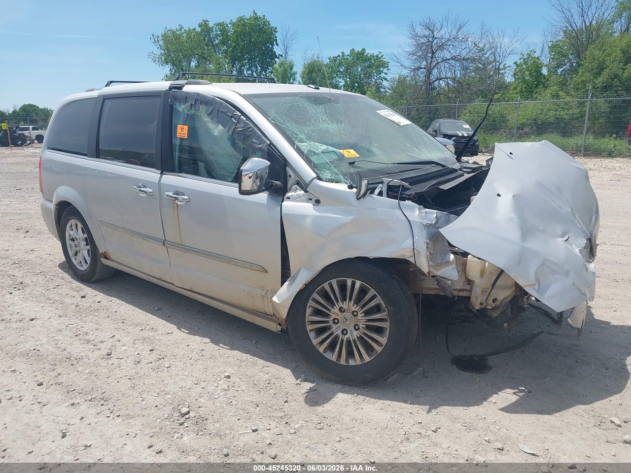 2A4RR6DG0BR****** · 2011 CHRYSLER TOWN &amp; COUNTRY LIMITED