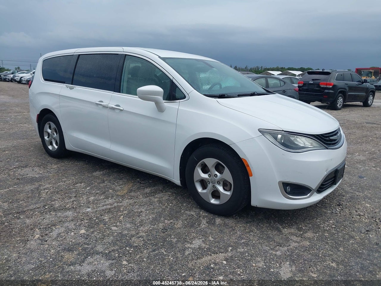 2C4RC1H78JR****** · 2018 CHRYSLER PACIFICA HYBRID TOURING PLUS