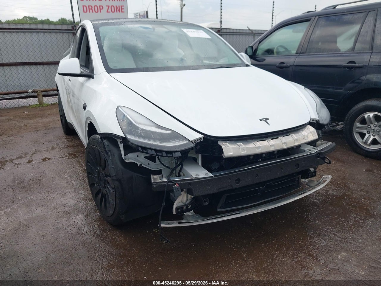 7SAYGDEE1PA****** · 2023 TESLA MODEL Y AWD/LONG RANGE DUAL MOTOR ALL-WHEEL DRIVE