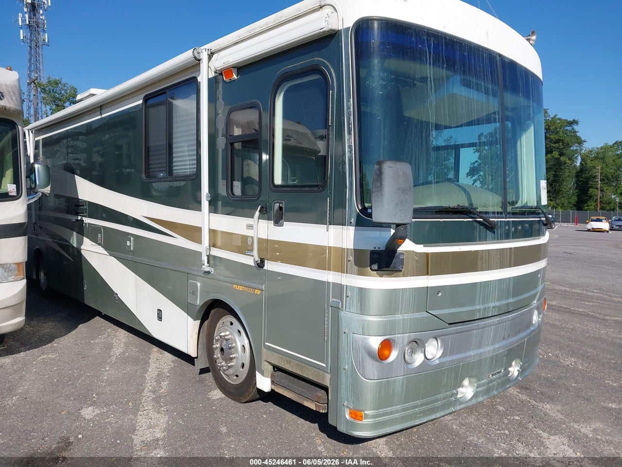 4UZAAHAK23C****** · 2003 FREIGHTLINER CHASSIS X LINE MOTOR HOME