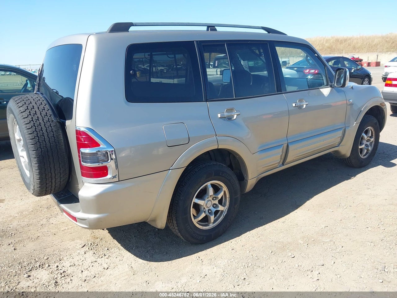 2001 MITSUBISHI MONTERO LIMITED · 4/11