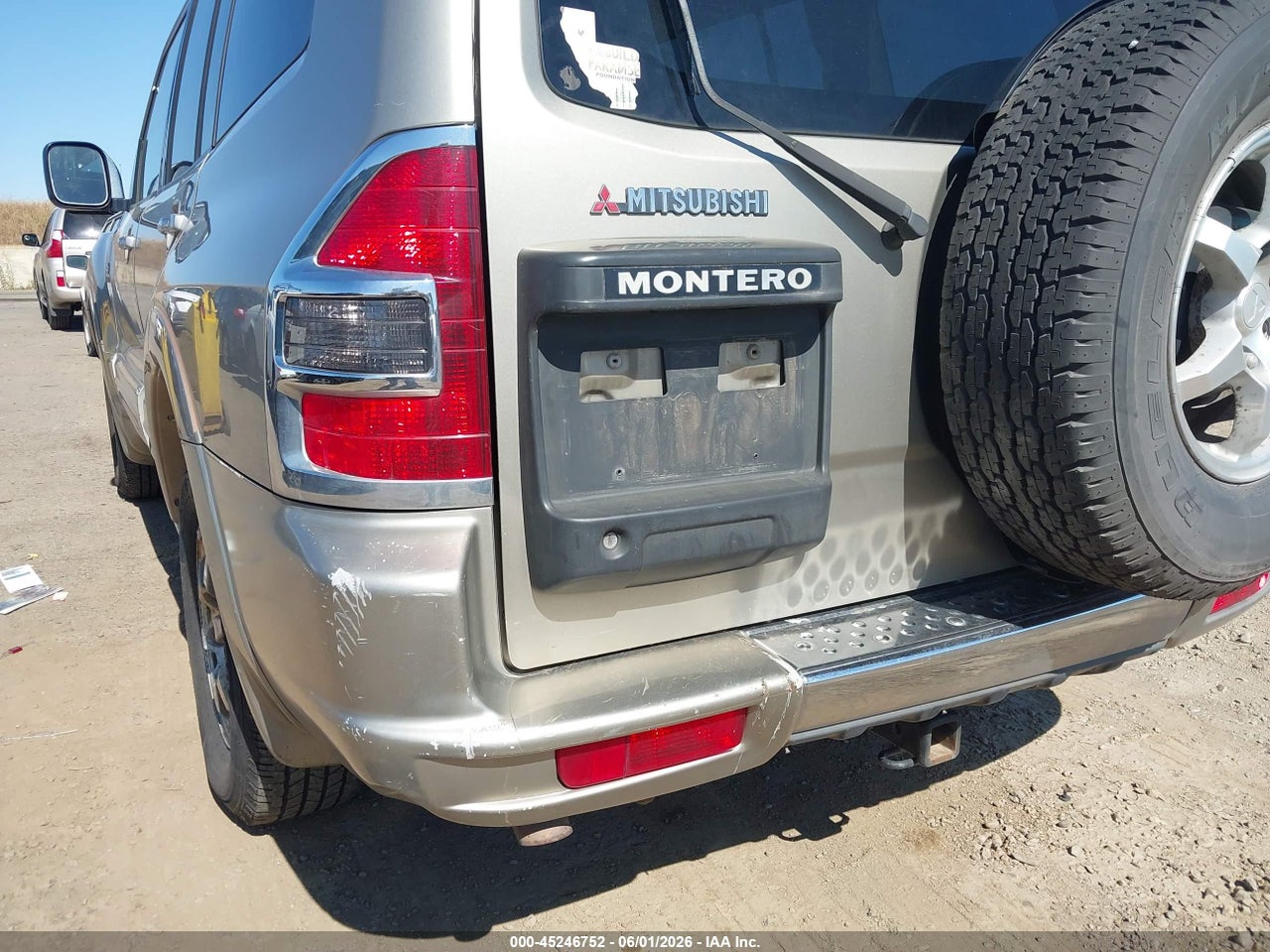 2001 MITSUBISHI MONTERO LIMITED · 6/11