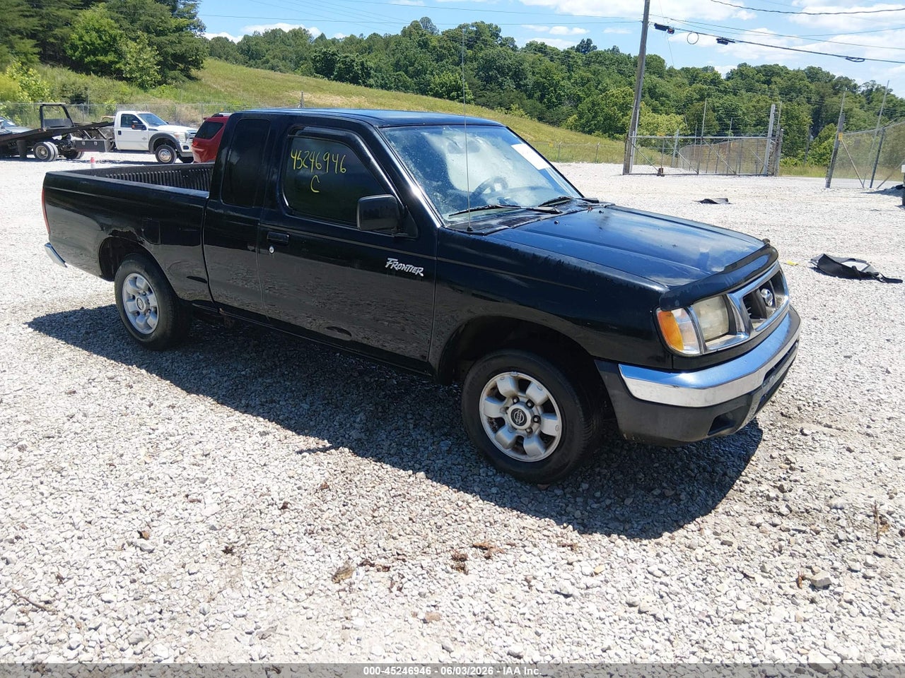 1N6DD26S2YC****** · 2000 NISSAN FRONTIER XE