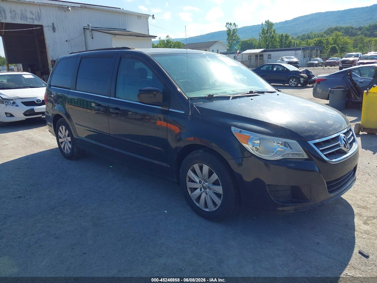 2C4RVACGXCR****** · 2012 VOLKSWAGEN ROUTAN SEL