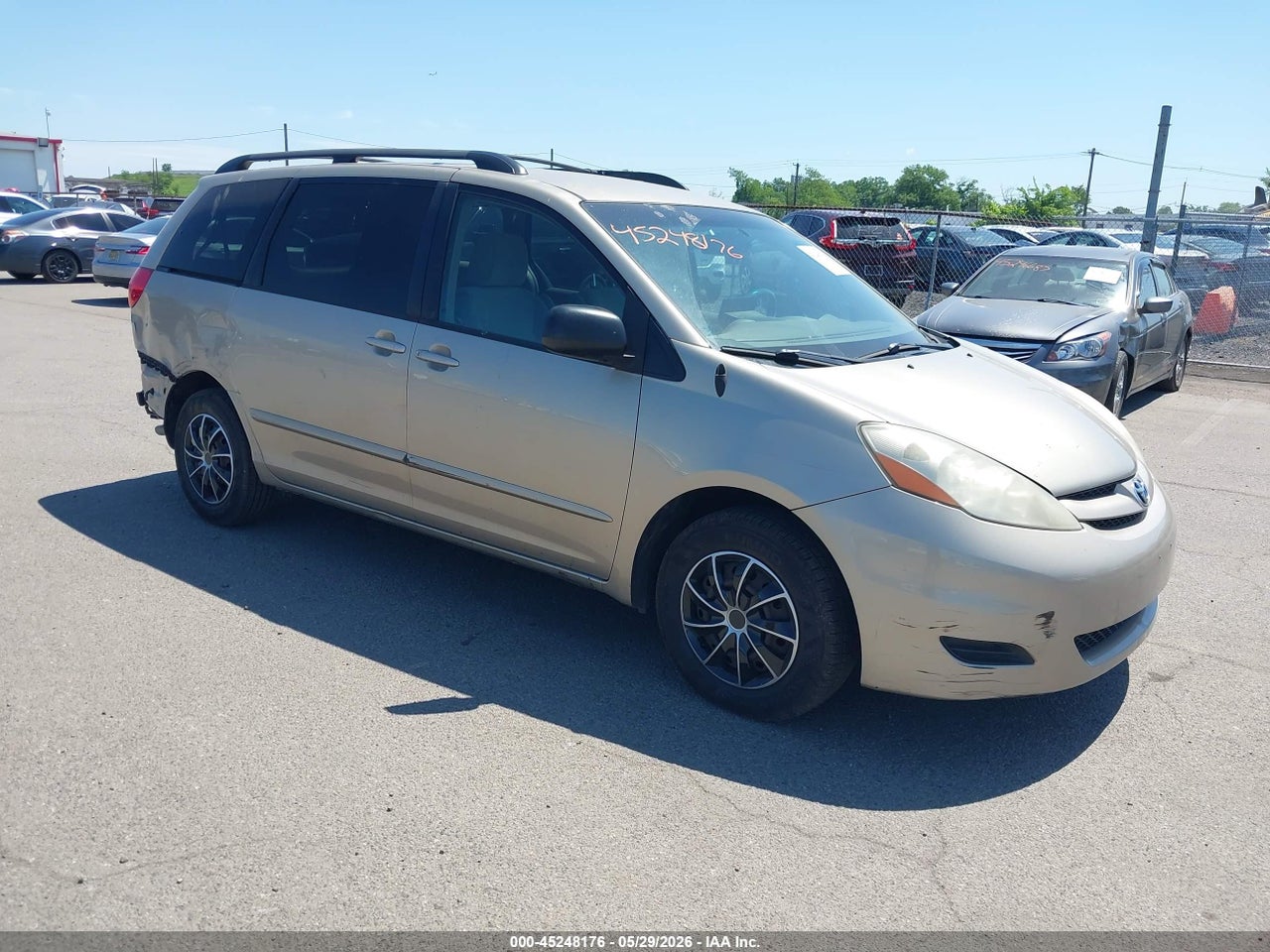 5TDKK4CCXAS****** · 2010 TOYOTA SIENNA LE