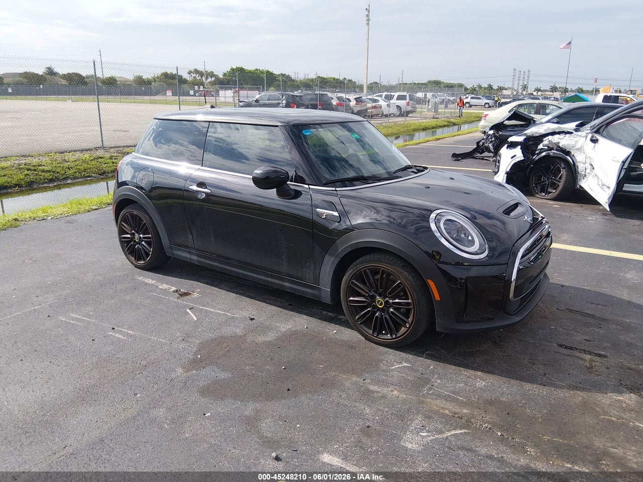 WMW13DJ0XR2****** · 2024 MINI SE HARDTOP COOPER