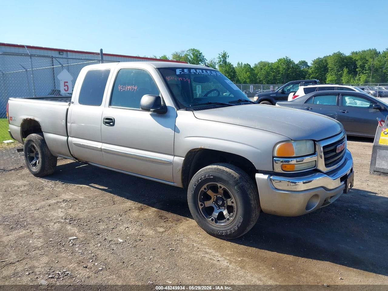 2GTEK19T841****** · 2004 GMC SIERRA 1500 SLT