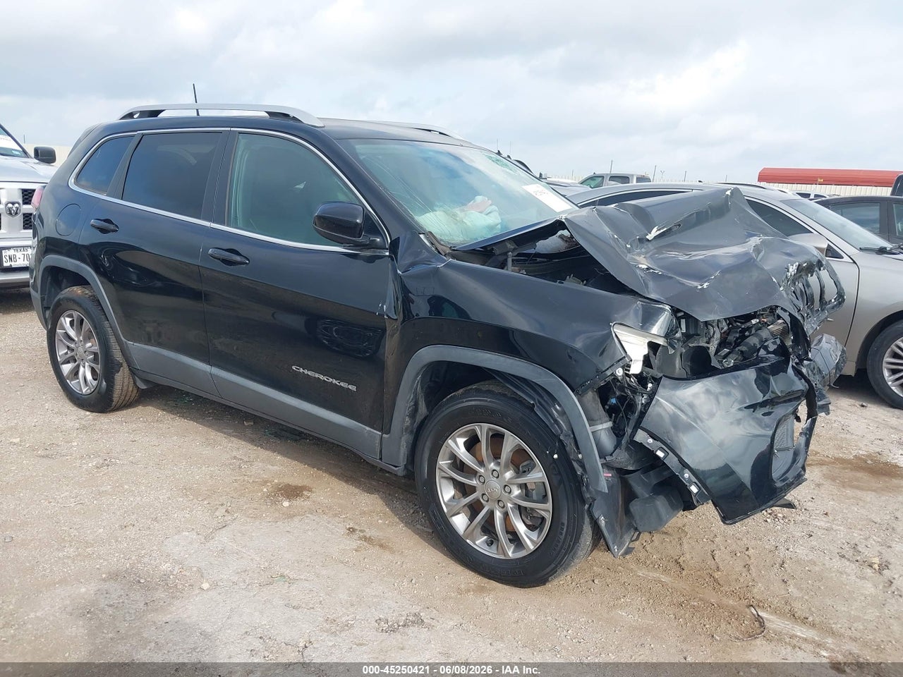 1C4PJMLN9KD****** · 2019 JEEP CHEROKEE LATITUDE PLUS 4X4