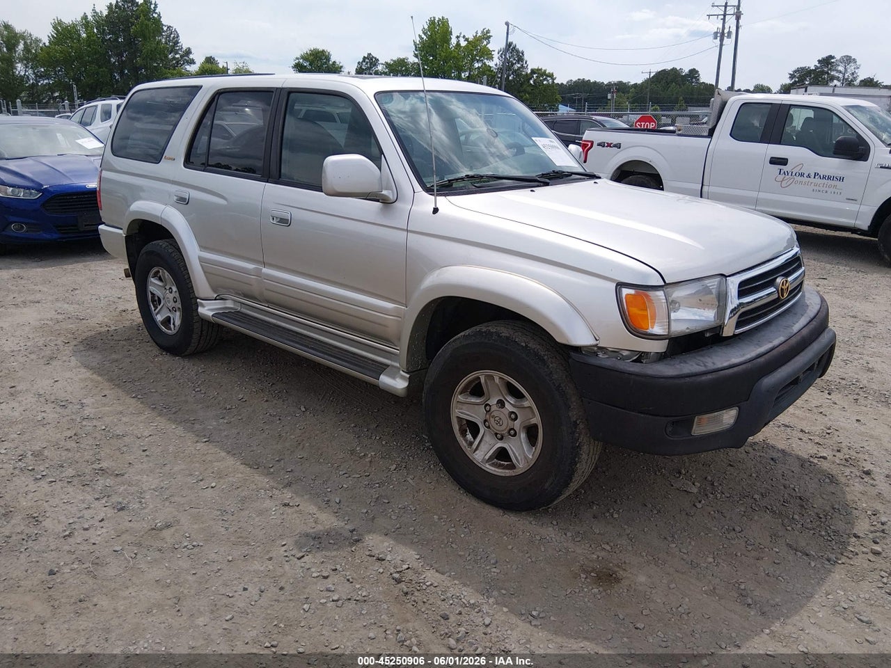 JT3HN87RXY9****** · 2000 TOYOTA 4RUNNER LIMITED V6
