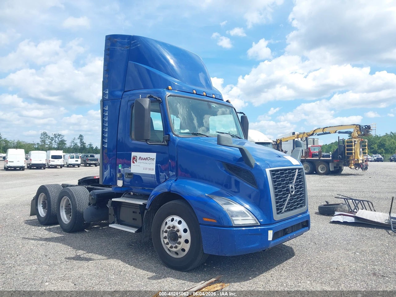 4V4WC9EG8MN****** · 2021 VOLVO VNR