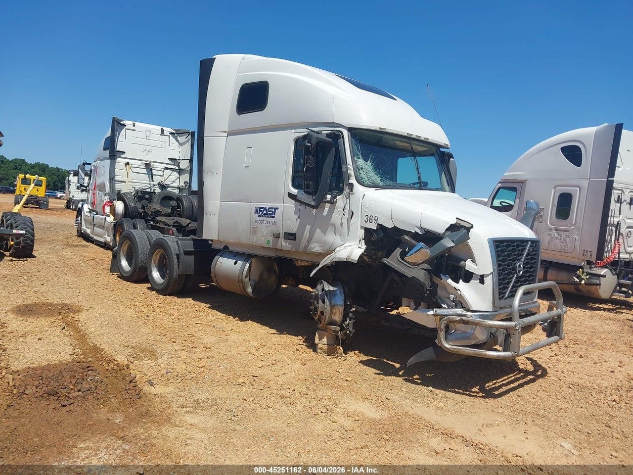 4V4WC9DHXMN****** · 2021 VOLVO VNR