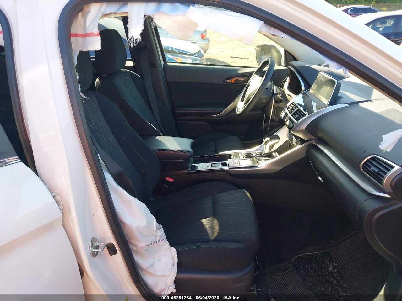2018 MITSUBISHI ECLIPSE CROSS SE · 5/11