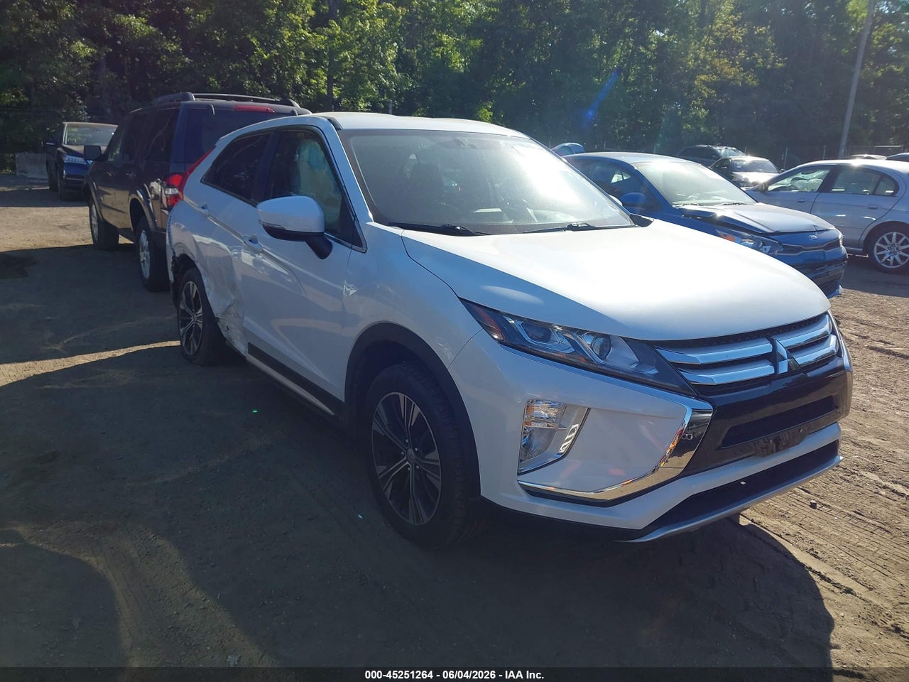 JA4AT5AA8JZ****** · 2018 MITSUBISHI ECLIPSE CROSS SE