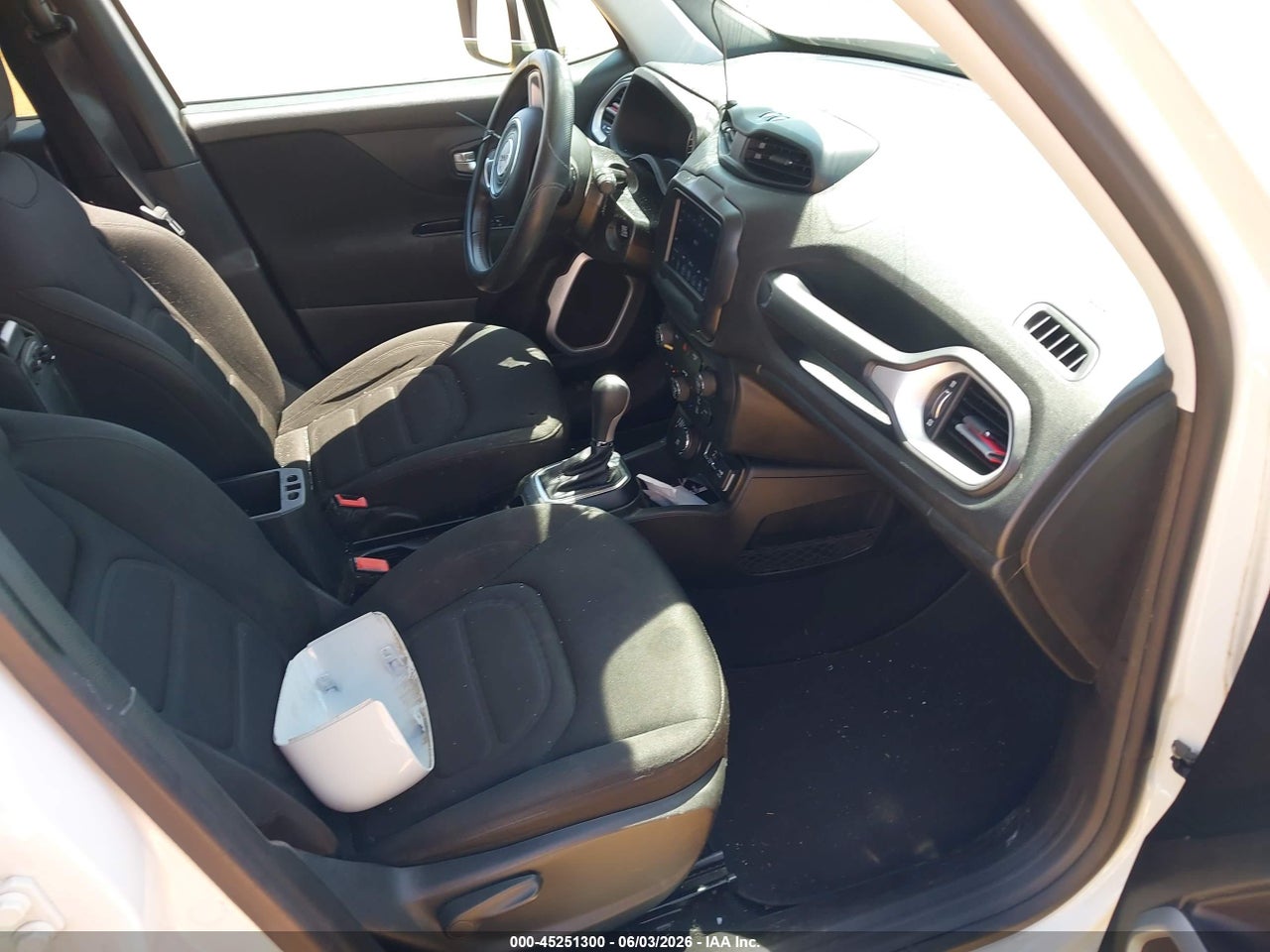 2018 JEEP RENEGADE LATITUDE 4X4 · 5/11