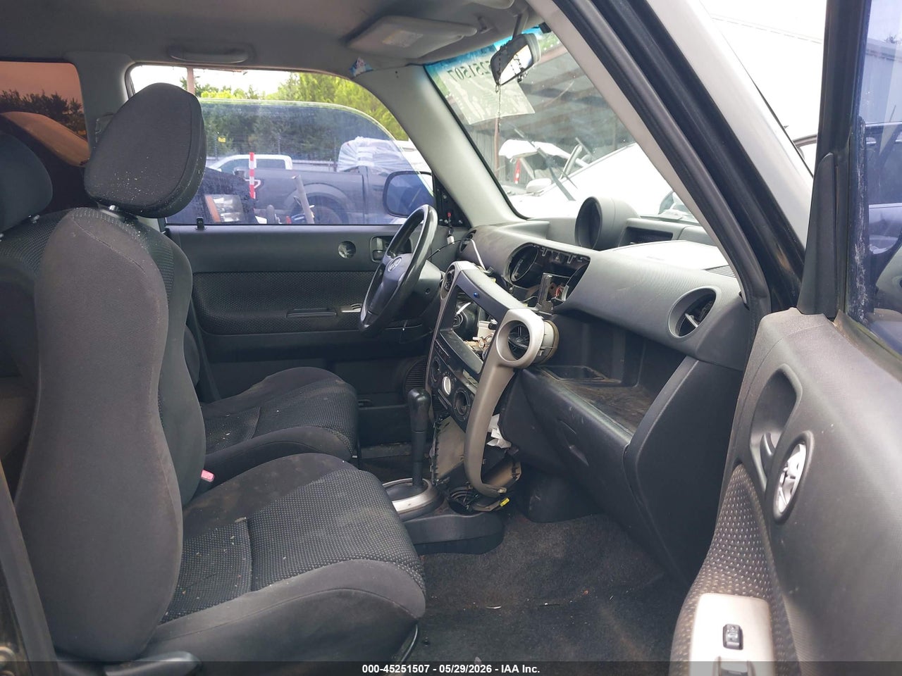 2005 SCION XB · 5/11