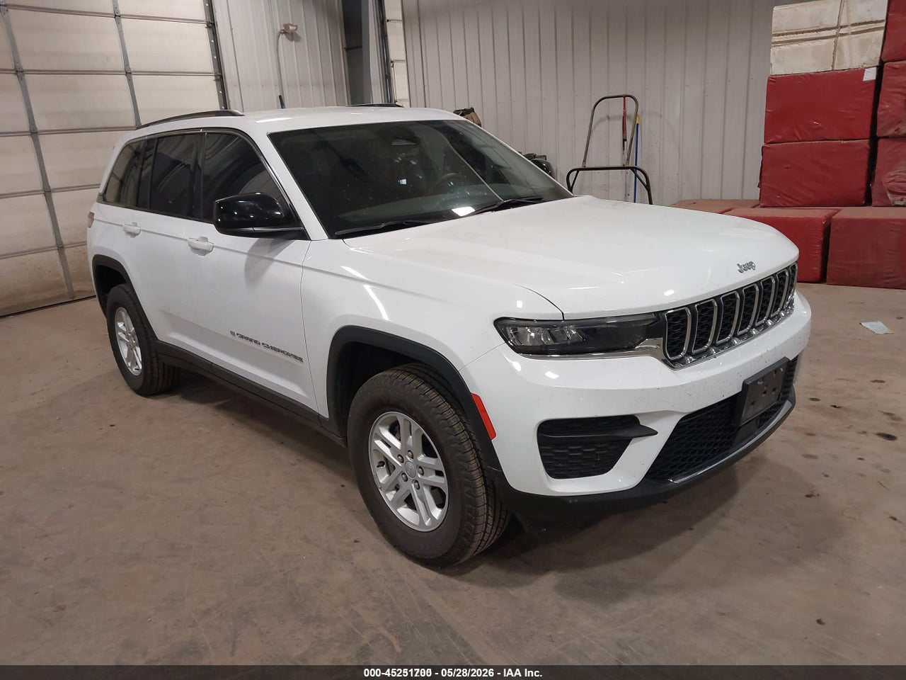 1C4RJHAG8P8****** · 2023 JEEP GRAND CHEROKEE LAREDO 4X4