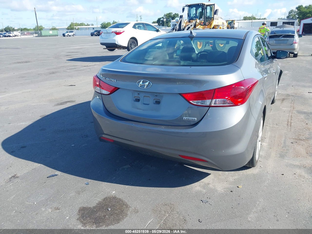 2013 HYUNDAI ELANTRA LIMITED · 4/11