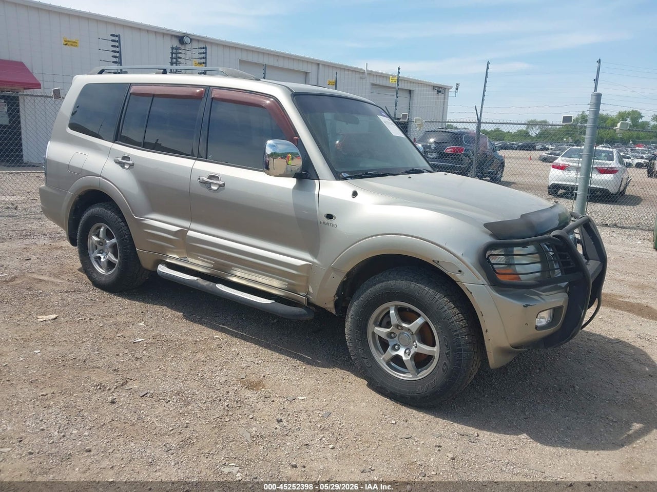 JA4MW51R01J****** · 2001 MITSUBISHI MONTERO LIMITED