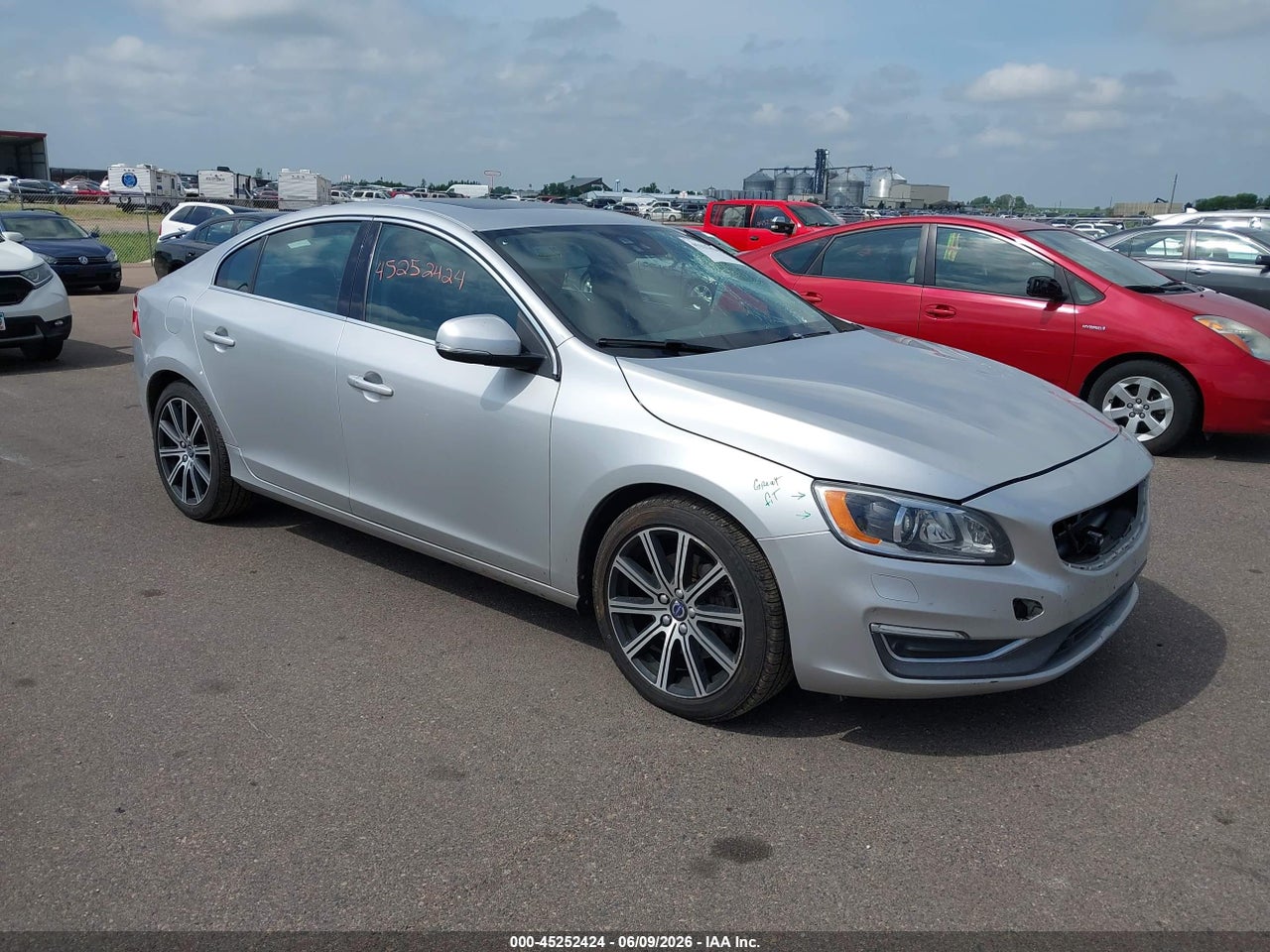 LYV402TM6JB****** · 2018 VOLVO S60 INSCRIPTION T5 PLATINUM