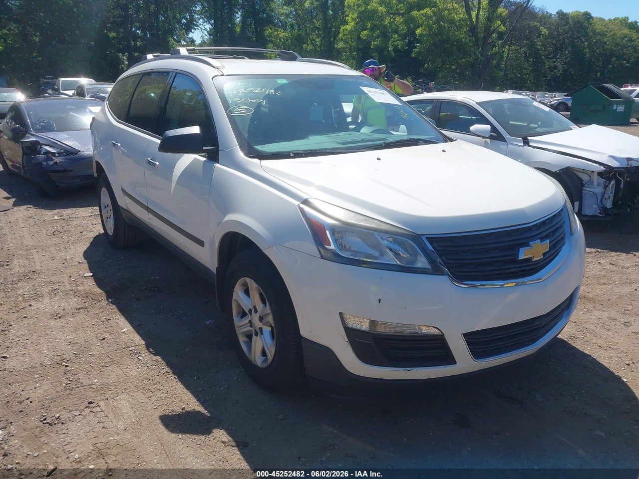1GNKRFKD2FJ****** · 2015 CHEVROLET TRAVERSE LS