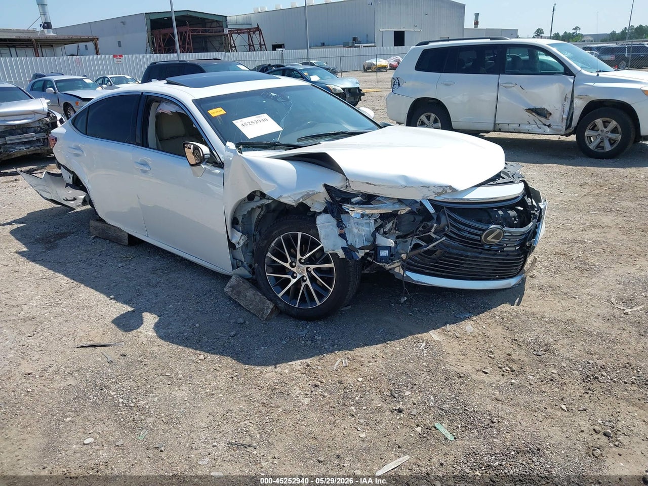 JTHBK1GG8G2****** · 2016 LEXUS ES 350