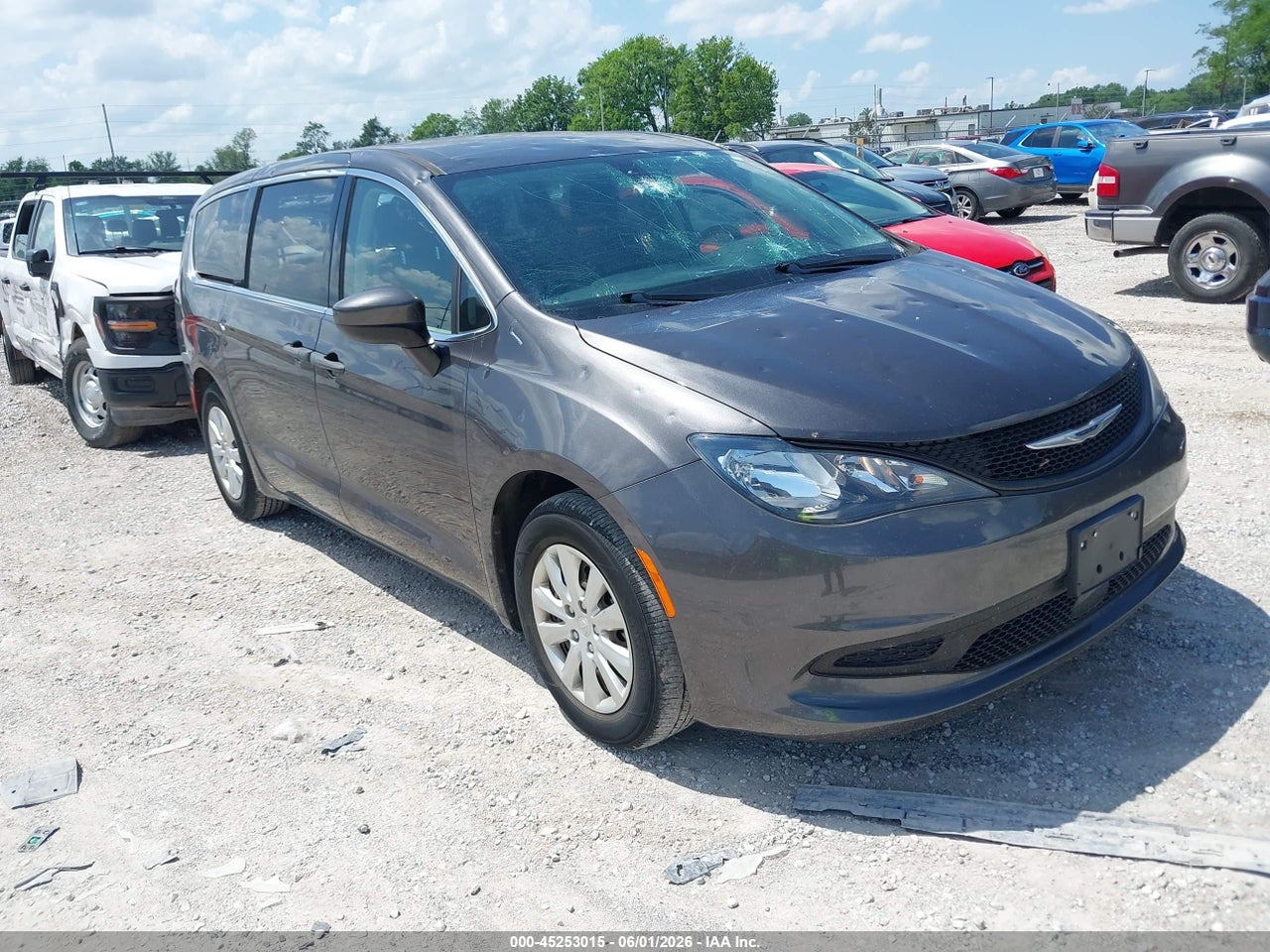 2C4RC1AG9MR****** · 2021 CHRYSLER VOYAGER L