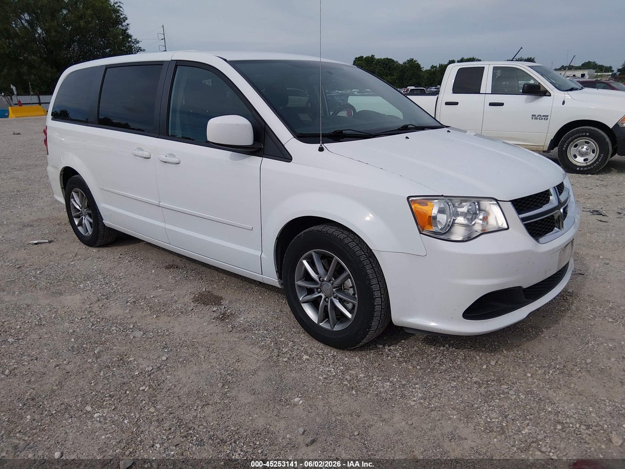 2C4RDGBG3GR****** · 2016 DODGE GRAND CARAVAN SE PLUS