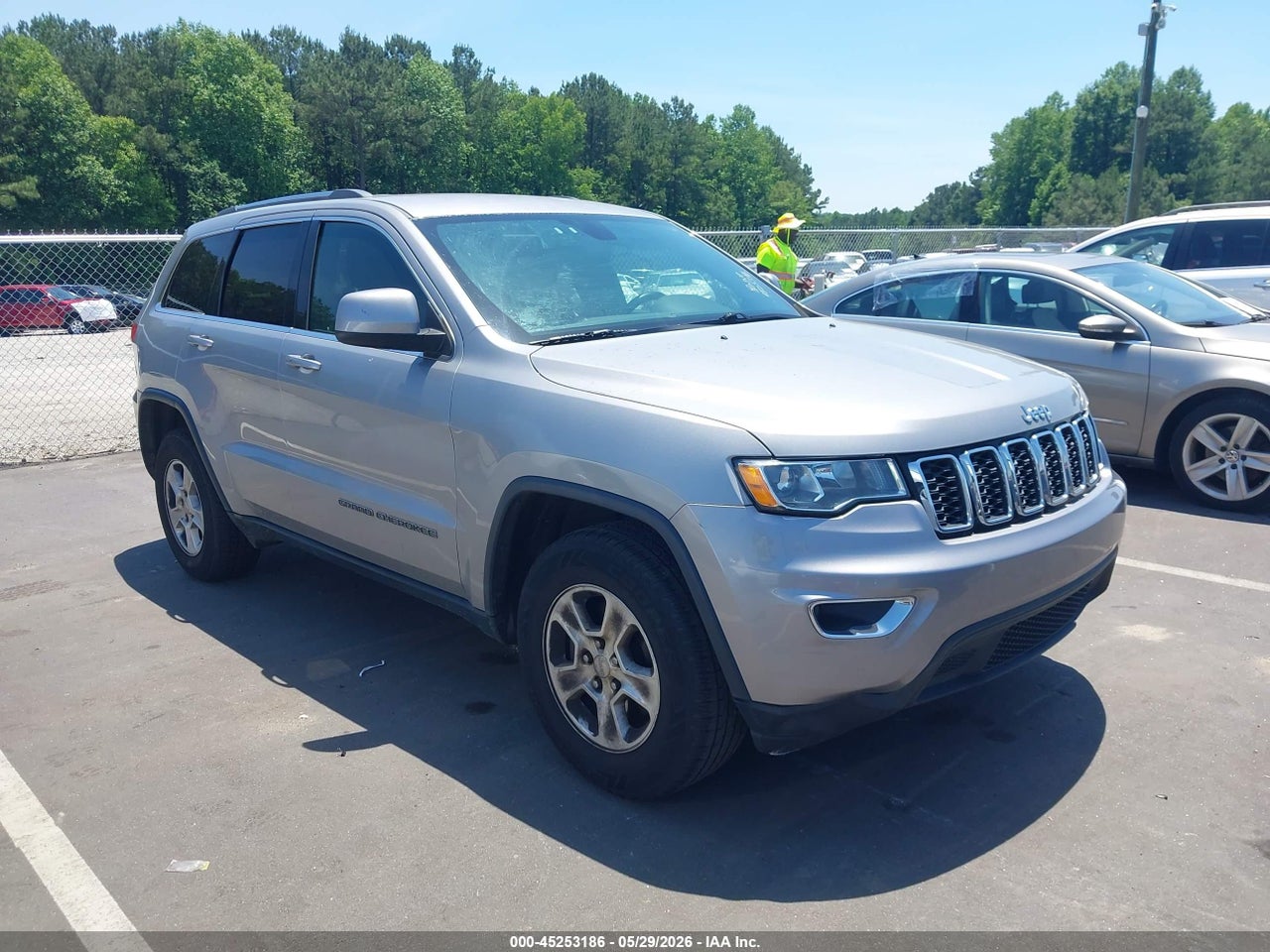 1C4RJEAG2HC****** · 2017 JEEP GRAND CHEROKEE LAREDO 4X2
