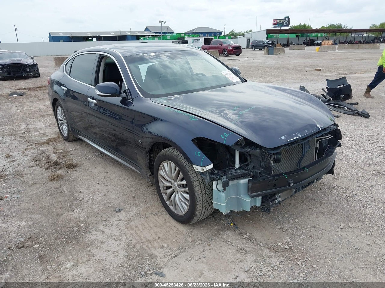 2016 INFINITI Q70L 3.7